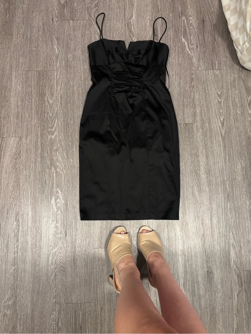 Little black dress 🖤Democracy Black Ruched Bodice Midi Dress timeless classic